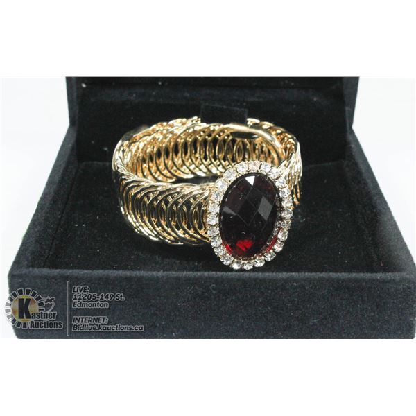 WRAP AROUND VINTAGE STYLE BRACELET WITH GEM.