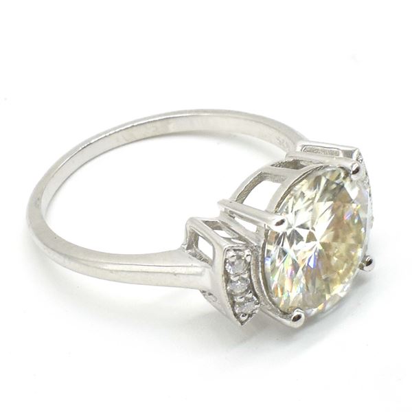67TJ SILVER CIRTIFIED MOISSANITE (ROUND 10.50 & 1.