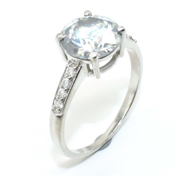 70TJ SILVER MOISSANITE (ROUND 8 & 1.5 MM) RING