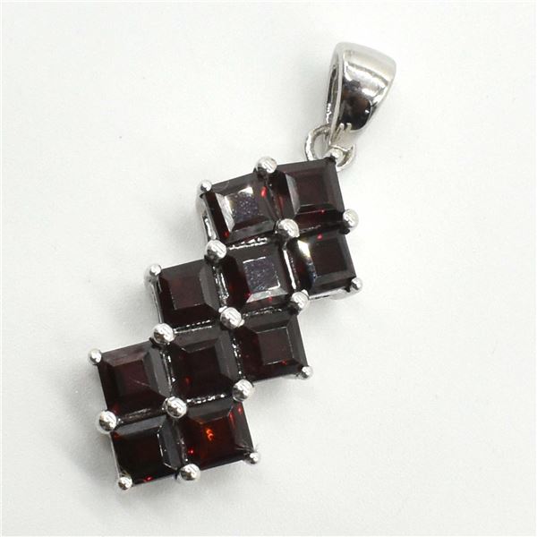 97TJ SILVER GARNET PENDANT