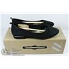 Image 1 : NEW PAIR OF CHELESEE SIZE 6 BLACK SHOES.