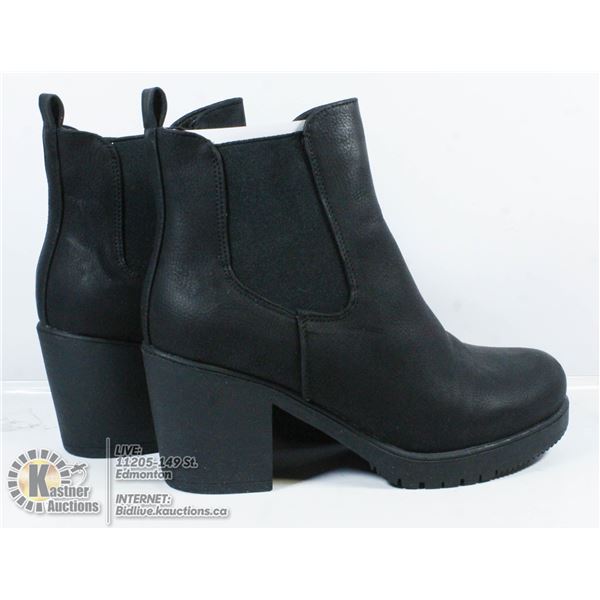 DREAM PAIRS SIZE 7.5 BOOTS.