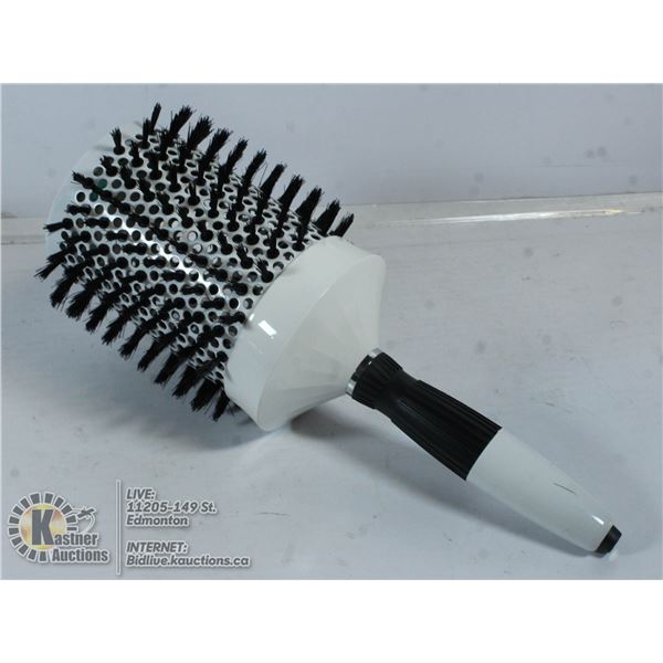 NEW ARTEGO LARGE ROUND ANTI STATIC ION BRUSH.