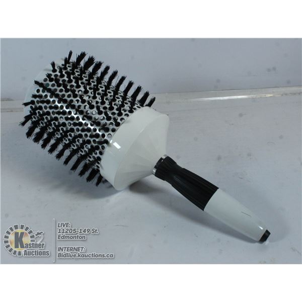 NEW ARTEGO LARGE ROUND ANTI STATIC ION BRUSH.