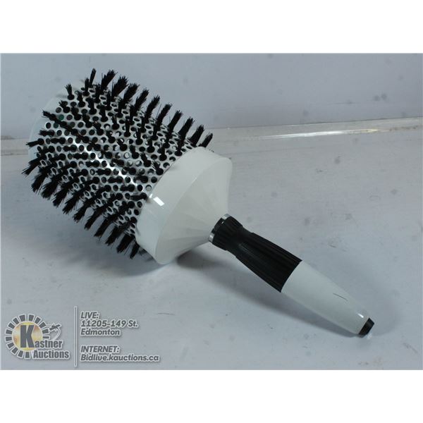 NEW ARTEGO LARGE ROUND ANTI STATIC ION BRUSH.