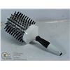 Image 1 : NEW ARTEGO LARGE ROUND ANTI STATIC ION BRUSH.