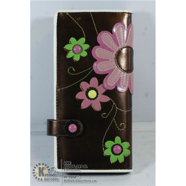 SHAGWEAR WALLET FLOWERS.
