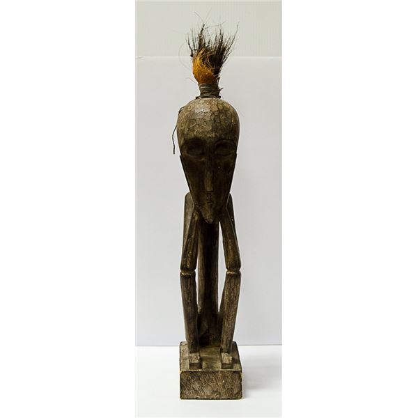TALL AFRICAN WOODEN STATUE