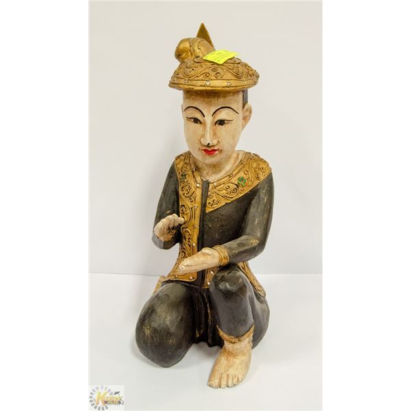 VINTAGE WOODEN CARVING OF A MAN, 18 INCHES TALL
