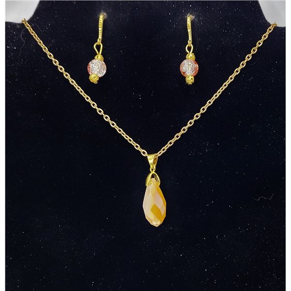 18)  IRRIDESCENT CREAM & PEACH SWOROVSKI