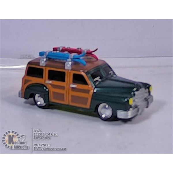 SMALL SCALE DIE CAST CAR - PANELLED SEDAN "WOODY"