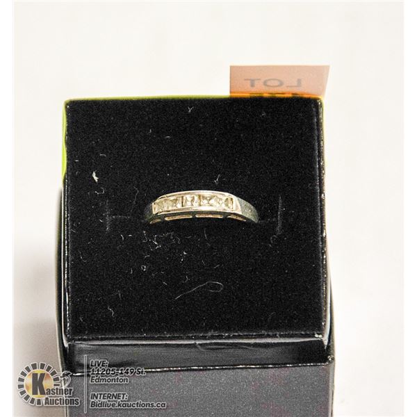 VINTAGE .925 STERLING SILVER WHITE STONE RING SZ 7