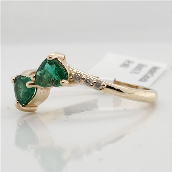 10K  NATURAL EMERALD DIAMOND RING
