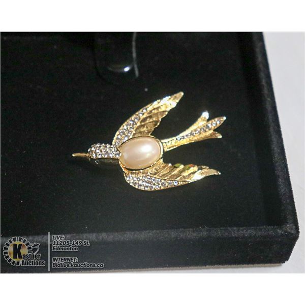GOLD TONED BIRD BROOCH WITH RHINESTONES AND