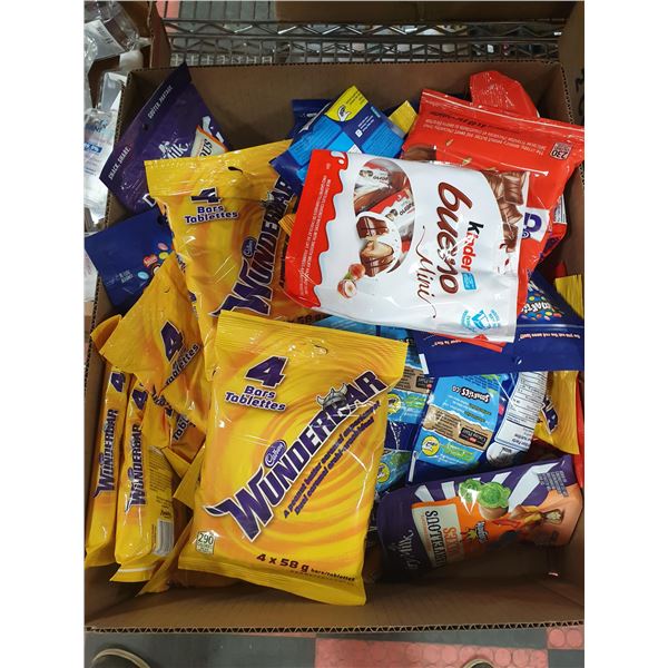 FLAT LOT OF CHOCOLATE CANDY BARS