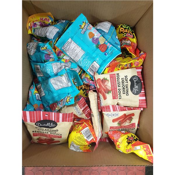 FLAT LOT OF VARIOUS CANDY