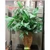 Image 1 : SHOWHOME ARTIFICIAL PLANT IN WICKER BASKET 26 "