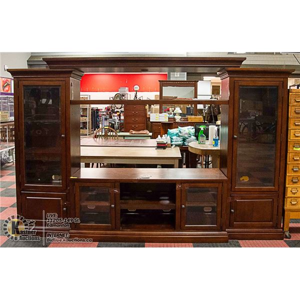 LARGE WOOD 5 PIECE ENTERTAINMENT CENTRE