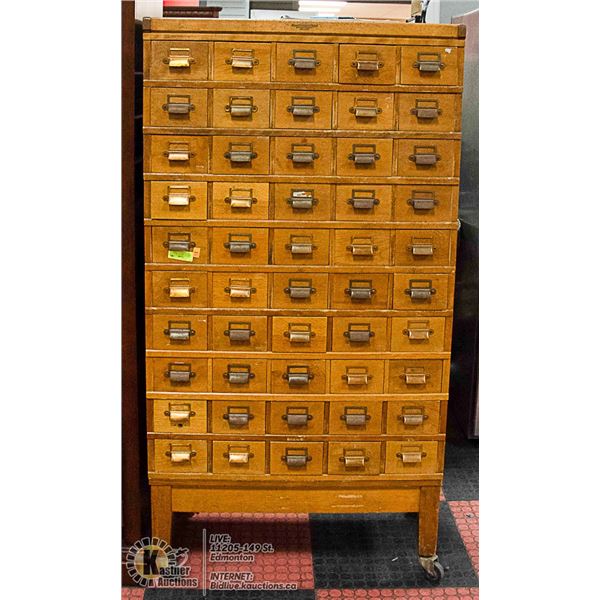 LARGE VINTAGE OAK LIBRARY CARD INDEX UNIT