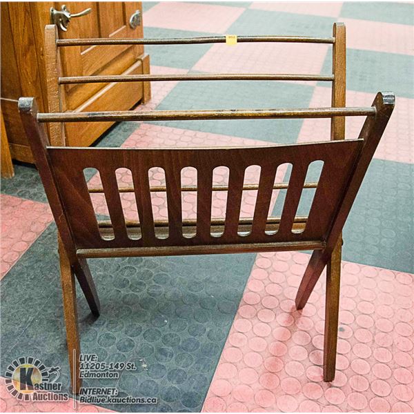 VINTAGE WOOD MAGAZINE RACK