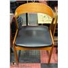 Image 1 : VINTAGE WOOD & LEATHERETTE CHAIR