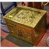 Image 1 : VINTAGE LARGE DUTCH FIREWOOD BRASS BOX