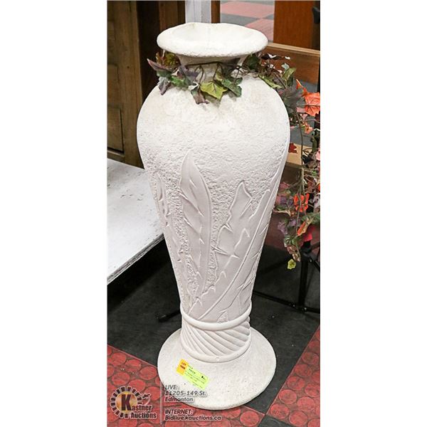 SHOWHOME CREAM COLORED VASE WRAPPED IN AUTUMN LEAF