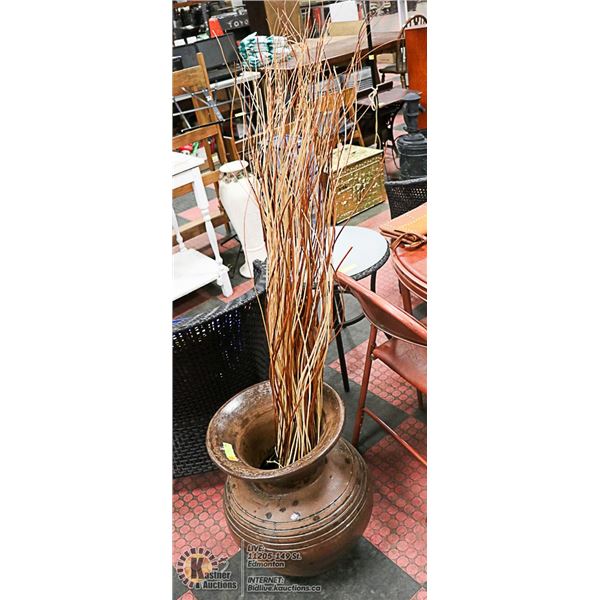 LARGE CLAY POT AND WILLOW