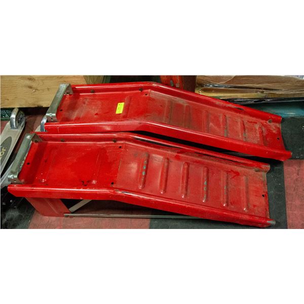PAIR OF 37" INCH VEHICLE RAMPS