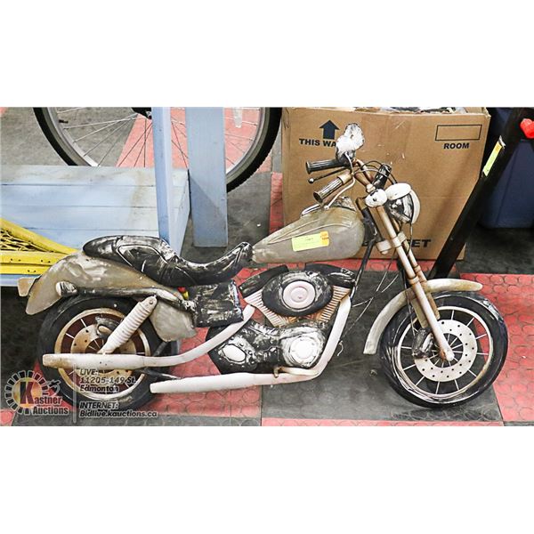 METAL HANGING YARD ART MOTORCYCLE