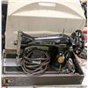 Image 1 : ANTIQUE SINGER SEWING MACHINE WITH CASE