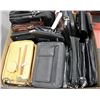 Image 1 : FLAT LOT OF VARIOUS LEATHER PURSES