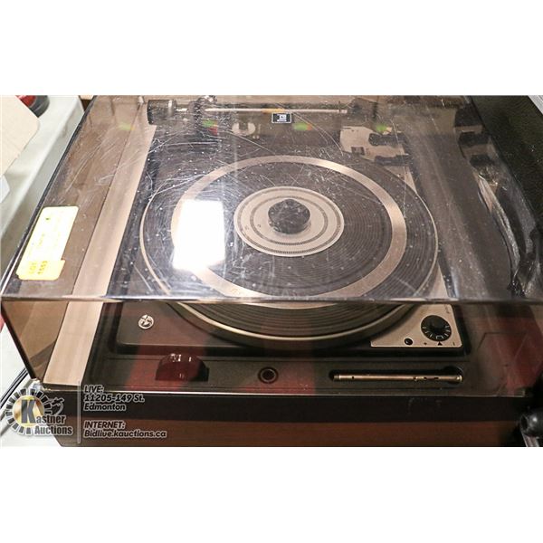 VINTAGE DUAL 1226 TURNTABLE /W PICKERING CARTRIDGE