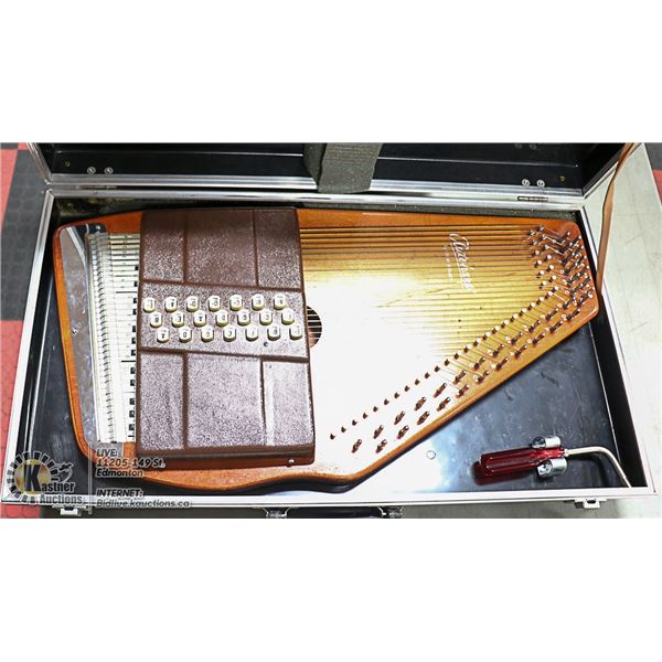 OSCAR SHMIDT 21 CORD HONEY SUNBURST AUTOHARP W