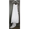 Image 1 : WHITE BONNY DESIGNER BRIDAL GOWN; SIZE 10