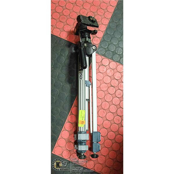 CAMERA TRIPOD