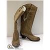 Image 1 : LADY'S SIZE 7-1/2 SUEDE BOOTS (NEW)