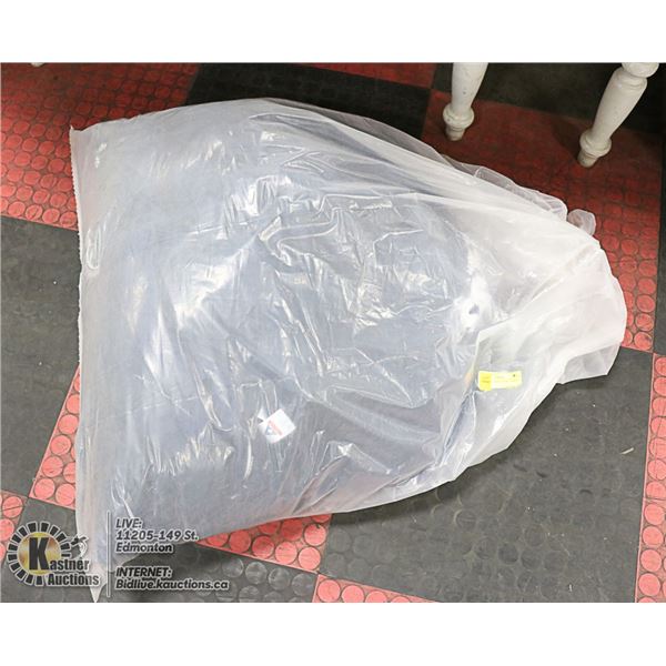 BAG LOT OF BRAND NEW T-SHIRTS