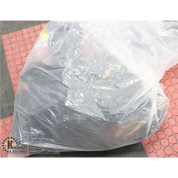 BAG LOT OF BRAND NEW PURSES