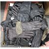 Image 1 : FLAT LOT OF BRAND NEW GLOVES
