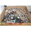 Image 1 : BOX LOT OF BEADED MIXED JEWELRY