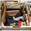 Image 1 : BOX OF CLUTCH PURSES, WALLETS & CHANGE