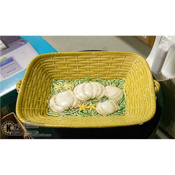 VINTAGE SARREGUEMINE FRANCE 510 DISH