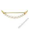 Image 1 : 14kt Yellow Gold Graduated Round Cultured Pearl Polished Crescent Brooch