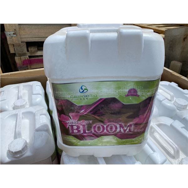 CRATE OF GREEN SKY BIO 'BLOOM' FERTILIZER, 24 X 24 LITRE JUGS, TOTAL OF 576 LITRES