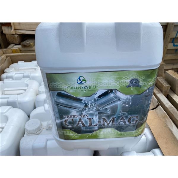 CRATE OF GREEN SKY BIO 'CAL-MAG' FERTILIZER, 24 X 24 LITRE JUGS, 576 LITRES TOTAL