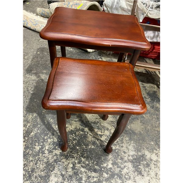 Set of 2 nesting tables