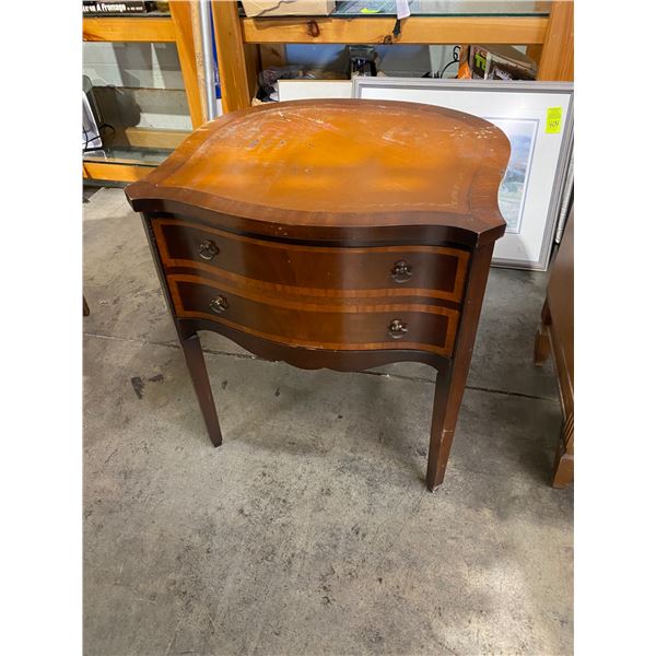 Accent table