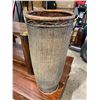 Image 1 : Wicker decor