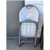 Image 1 : 2 folding chairs